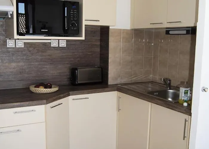 Apartment Grande Bleue - Appt T2 Cab Ou Mezz 5 Couchages Port Mae-5364